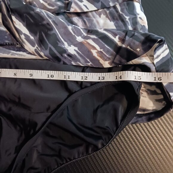 NEW Swim Solutions Tiered One-Piece Swimsuit in Nuetral Multi,‎ Size 10 - Picture 10 of 11